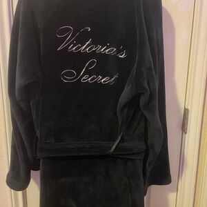 Victoria's Secret Elegant Black Plush Robe